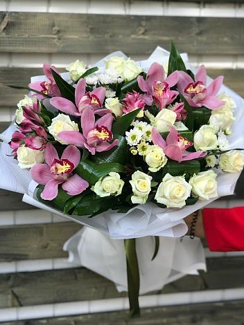 Букет цветов из: Розы и Хризантемы в Глаголево