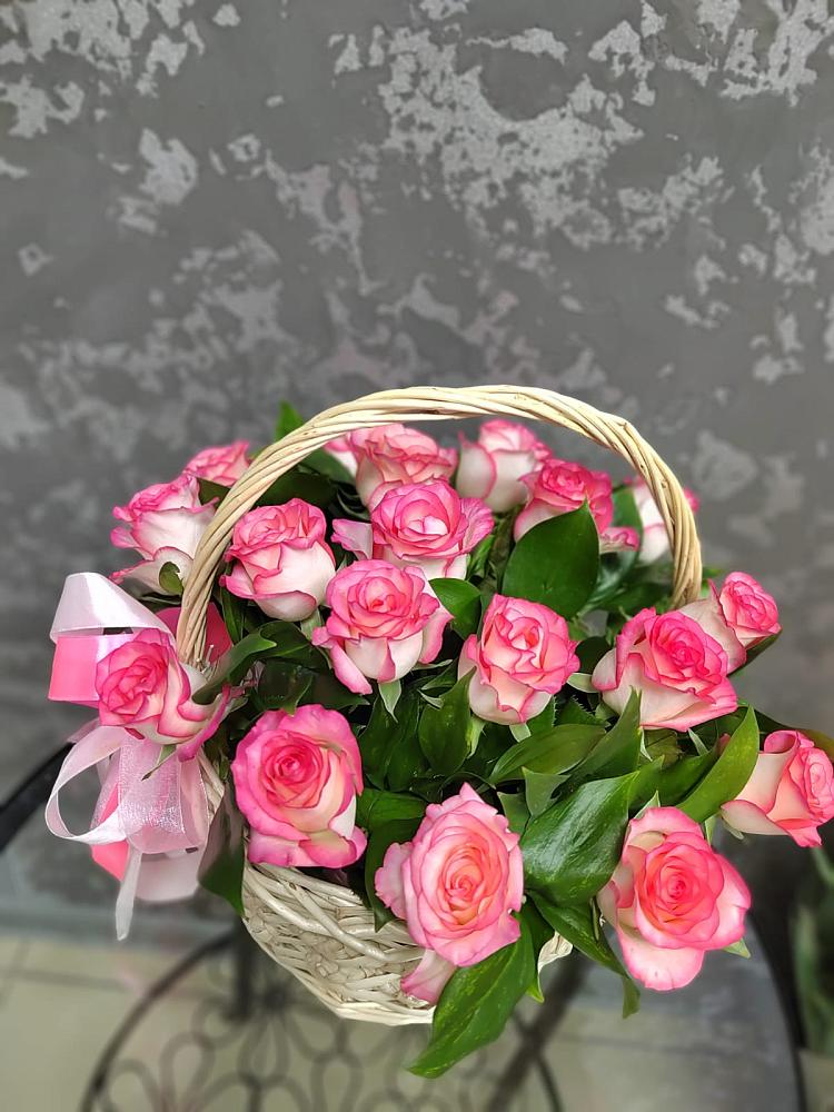 Цветочная композиция из Розы в корзине в Глаголево