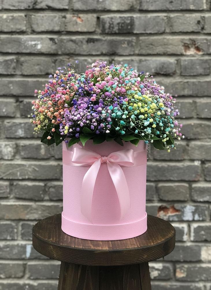 Цветочная композиция из Гипсофила и Розы в шляпной коробке в Глаголево