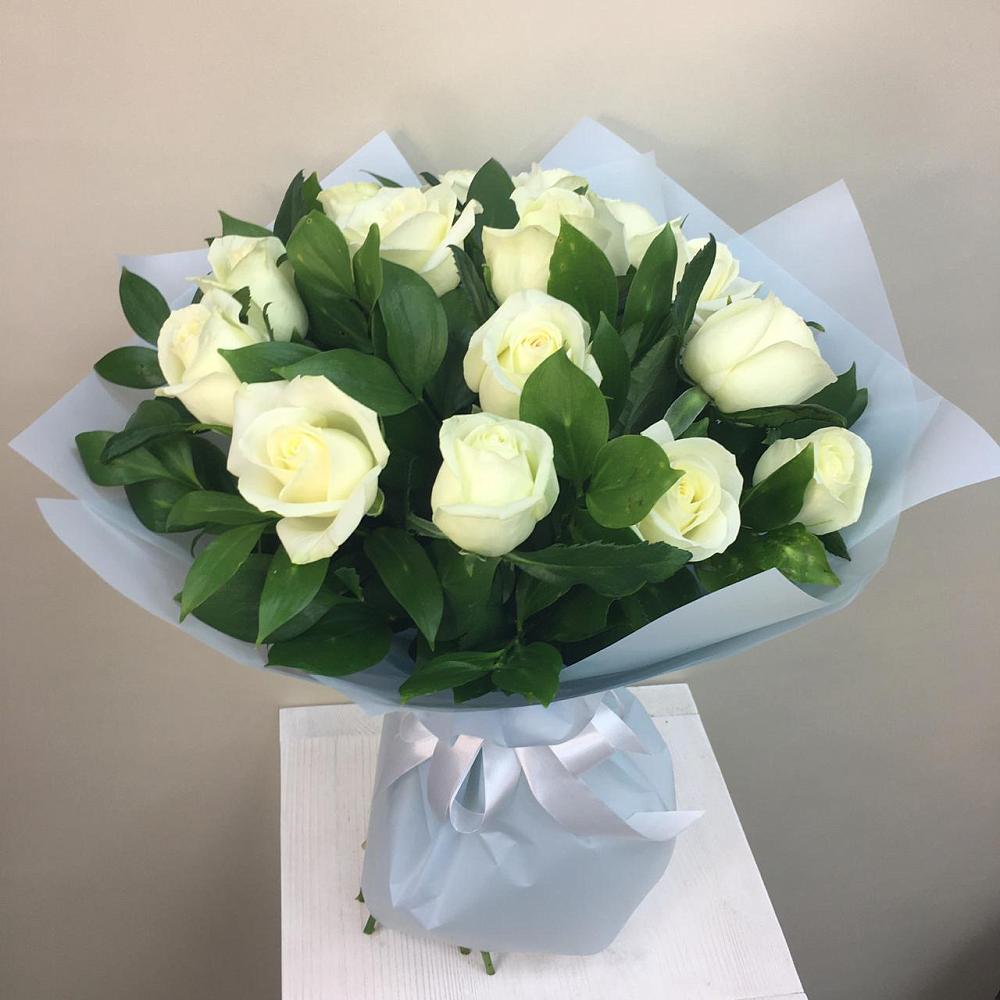 Букет 15 Белых роз Проуд в Глаголево