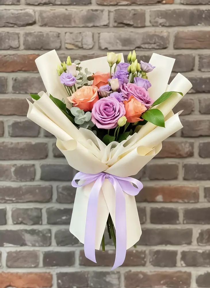 Букет цветов из: Лизиантусы и Розы в Глаголево