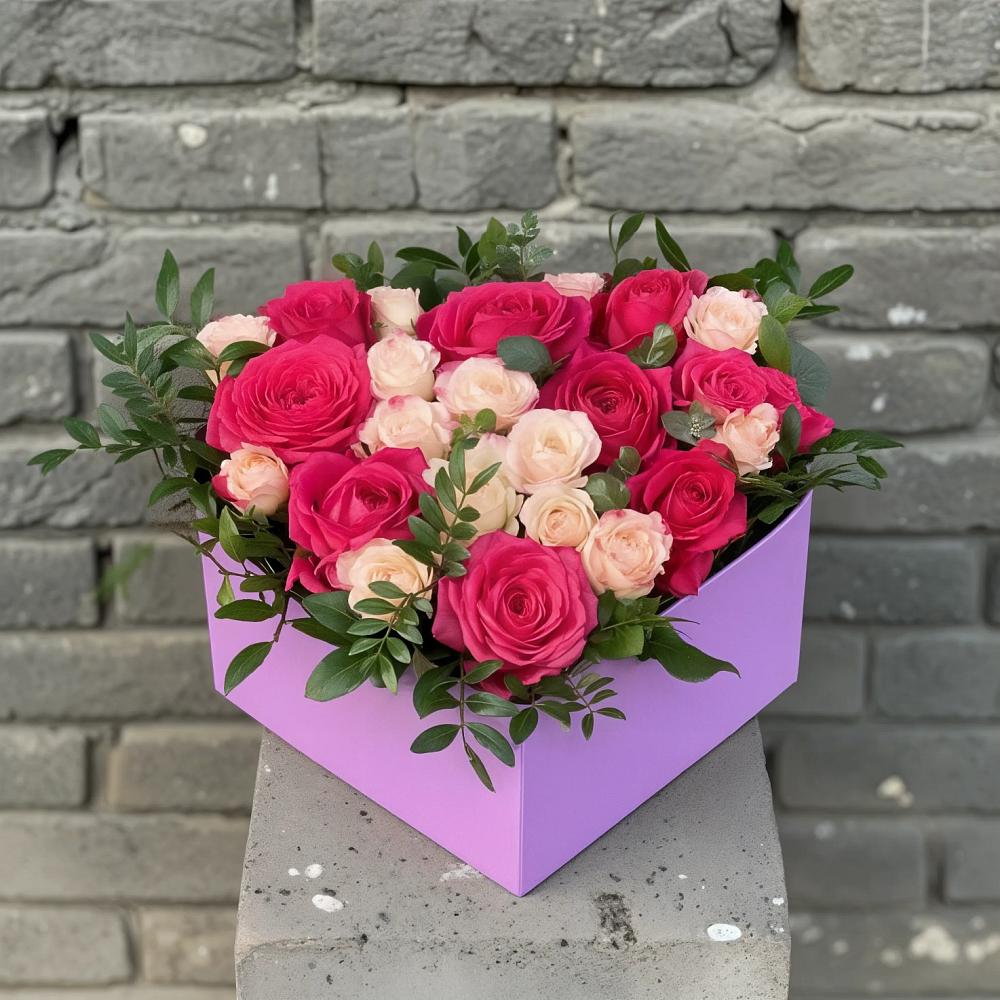 Цветочная композиция из Розы в коробке в Глаголево