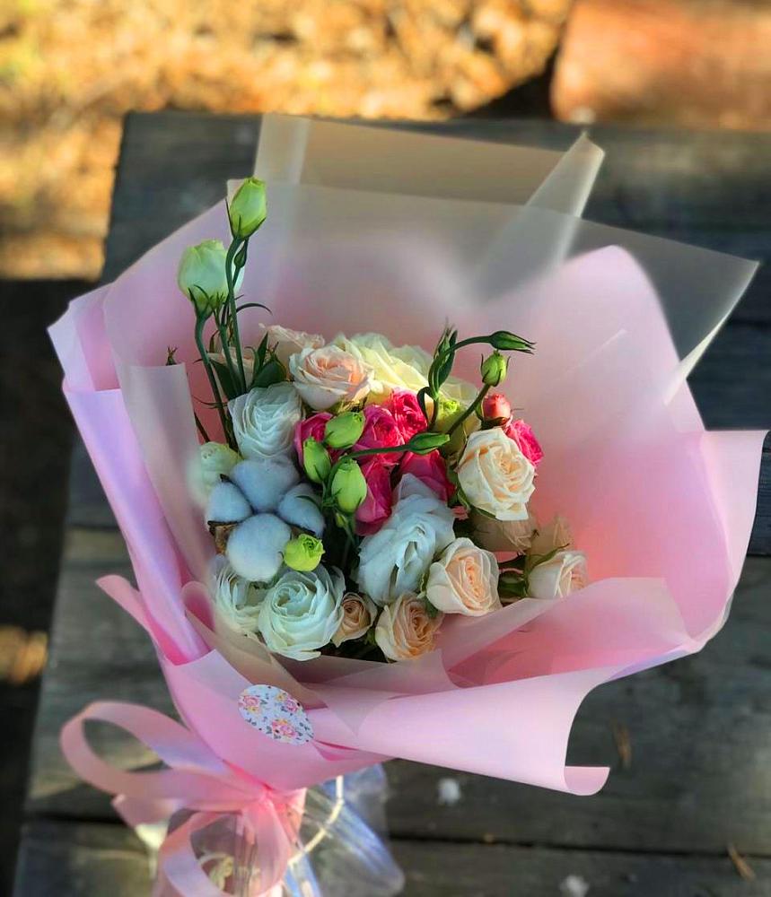 Букет цветов из: Розы и Лизиантусы в Глаголево