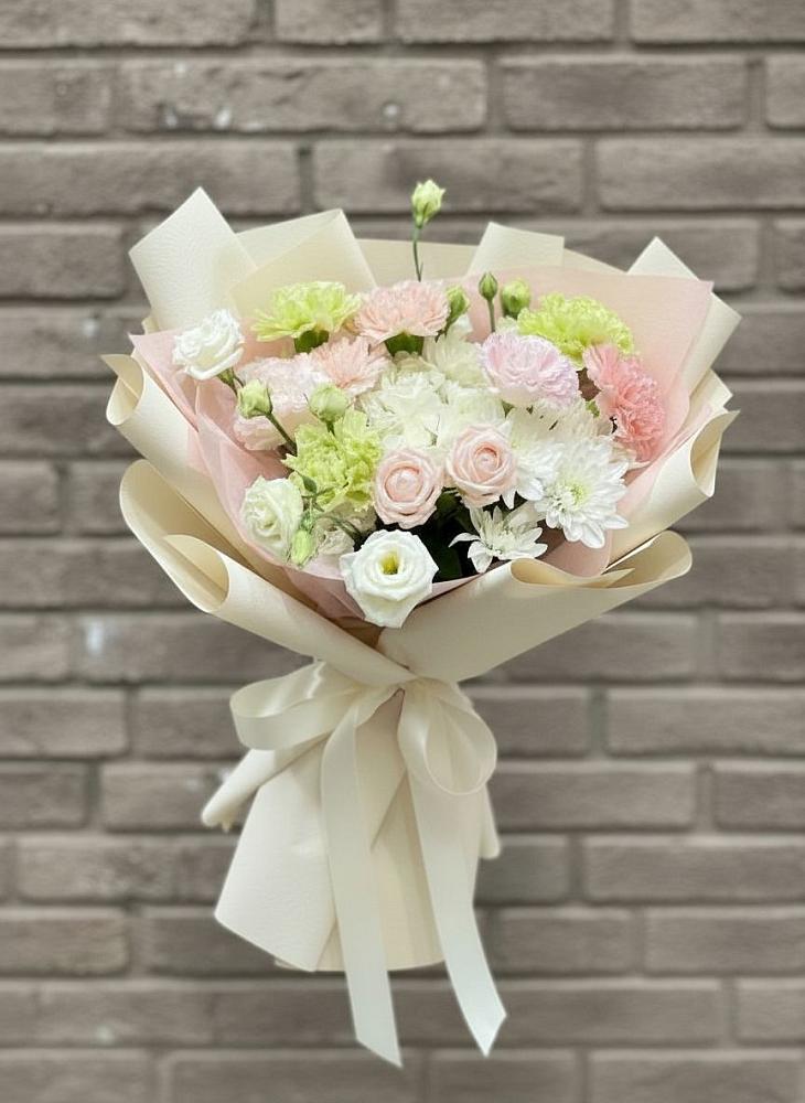 Букет цветов из: Гвоздики, Розы, Лизиантусы и Хризантемы в Глаголево