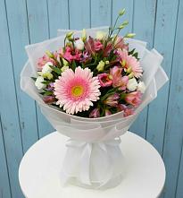 Букет цветов из:  Герберы, Альстромерии и Лизиантусы #REPLACE_PRED# Глаголево
