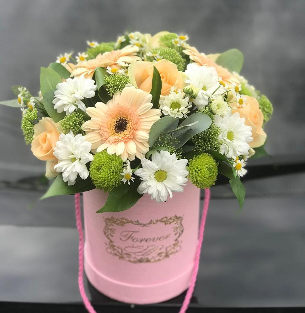 Цветочная композиция из Розы, Герберы и Хризантемы в шляпной коробке в Глаголево