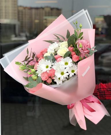 Букет цветов из: Розы, Лизиантусы и Хризантемы в Глаголево