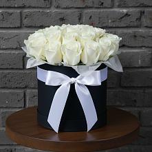 Цветочная композиция из Розы в шляпной коробке в Глаголево