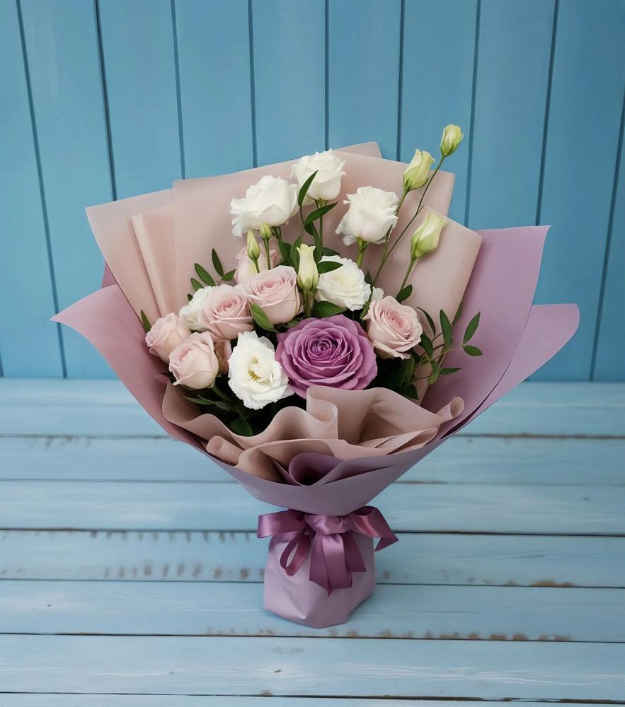 Букет цветов из: Розы и Лизиантусы в Глаголево